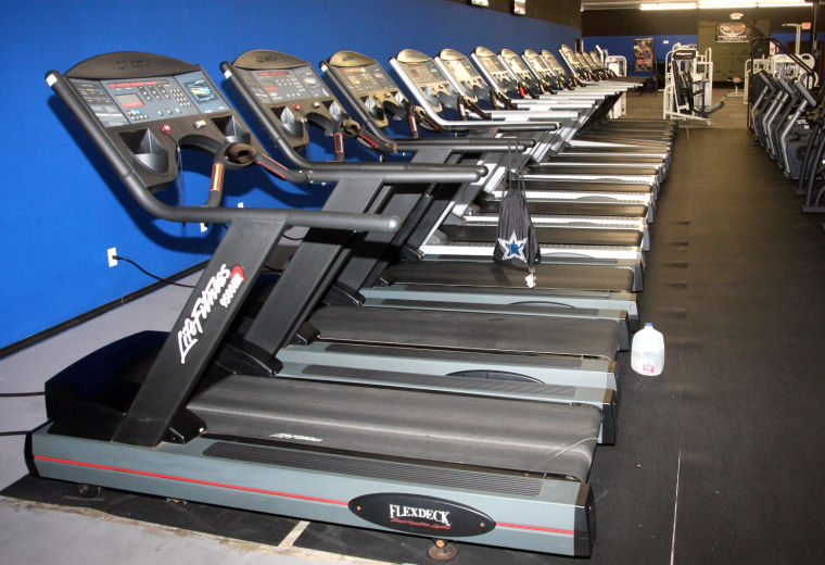 24-hour gym opens in Heights